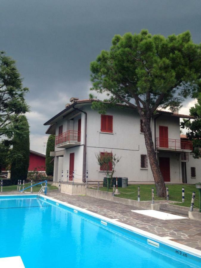 Residence Degli Ulivi Sirmione Bagian luar foto